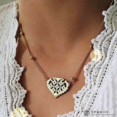 Attractived Rose Designed Adorn Gold Plated Minimal Necklace