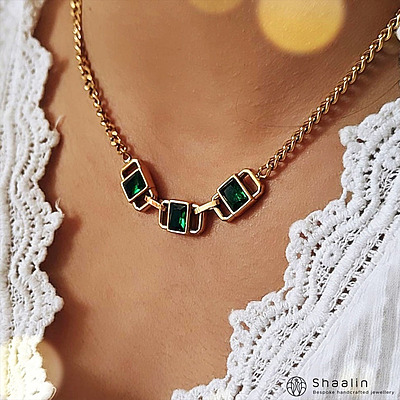Emerald Studded Glamorous Gold Plated Minimal Necklace
