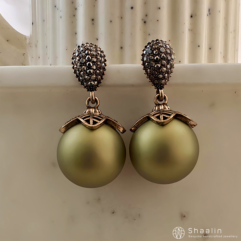 Exquisite Earring Featuring Large Spherical Pearl Exquisite Earring Featuring Large Spherical Pearl
