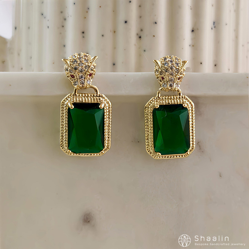 Mystic Lattice Emerald Studded Leopard Earring Mystic Lattice Emerald Studded Leopard Earring