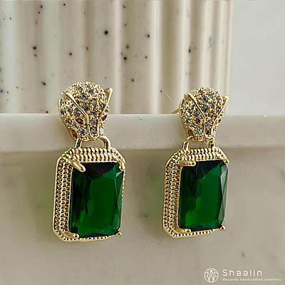 Mystic Lattice Emerald Studded Leopard Earring Mystic Lattice Emerald Studded Leopard Earring